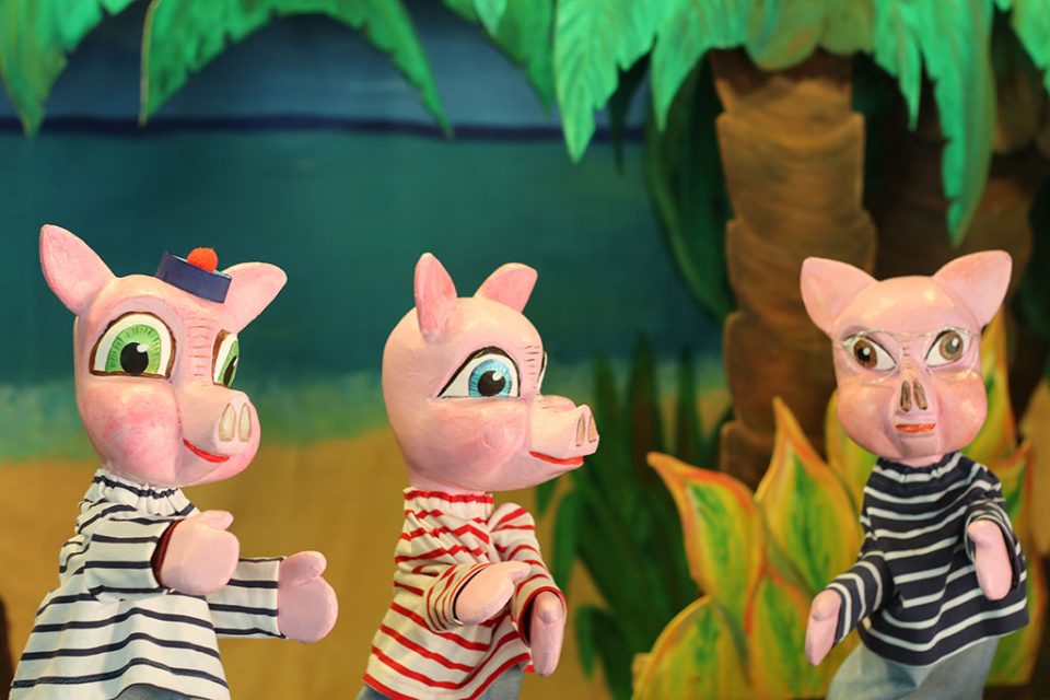 les trois petits cochons sur l'île